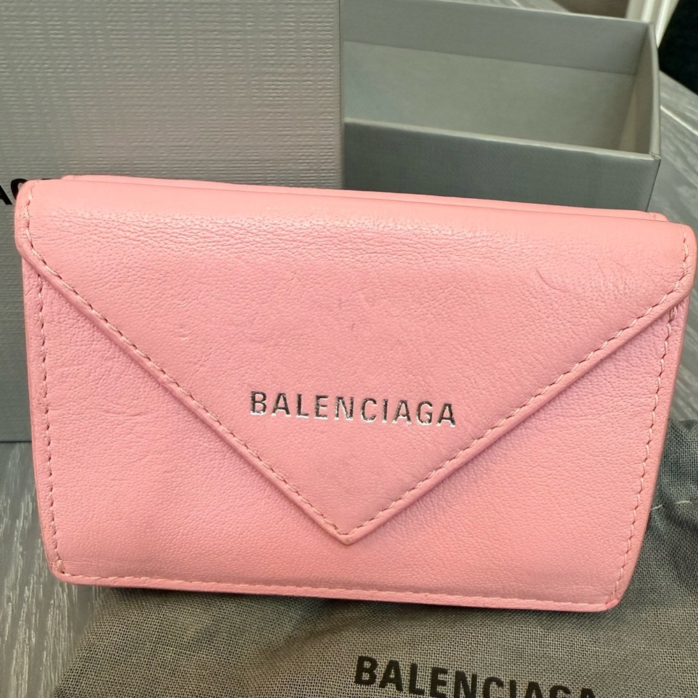 BALENCIAGA Pink Papier Leather Compact Wallet — full inclusion - Picture 2 of 10